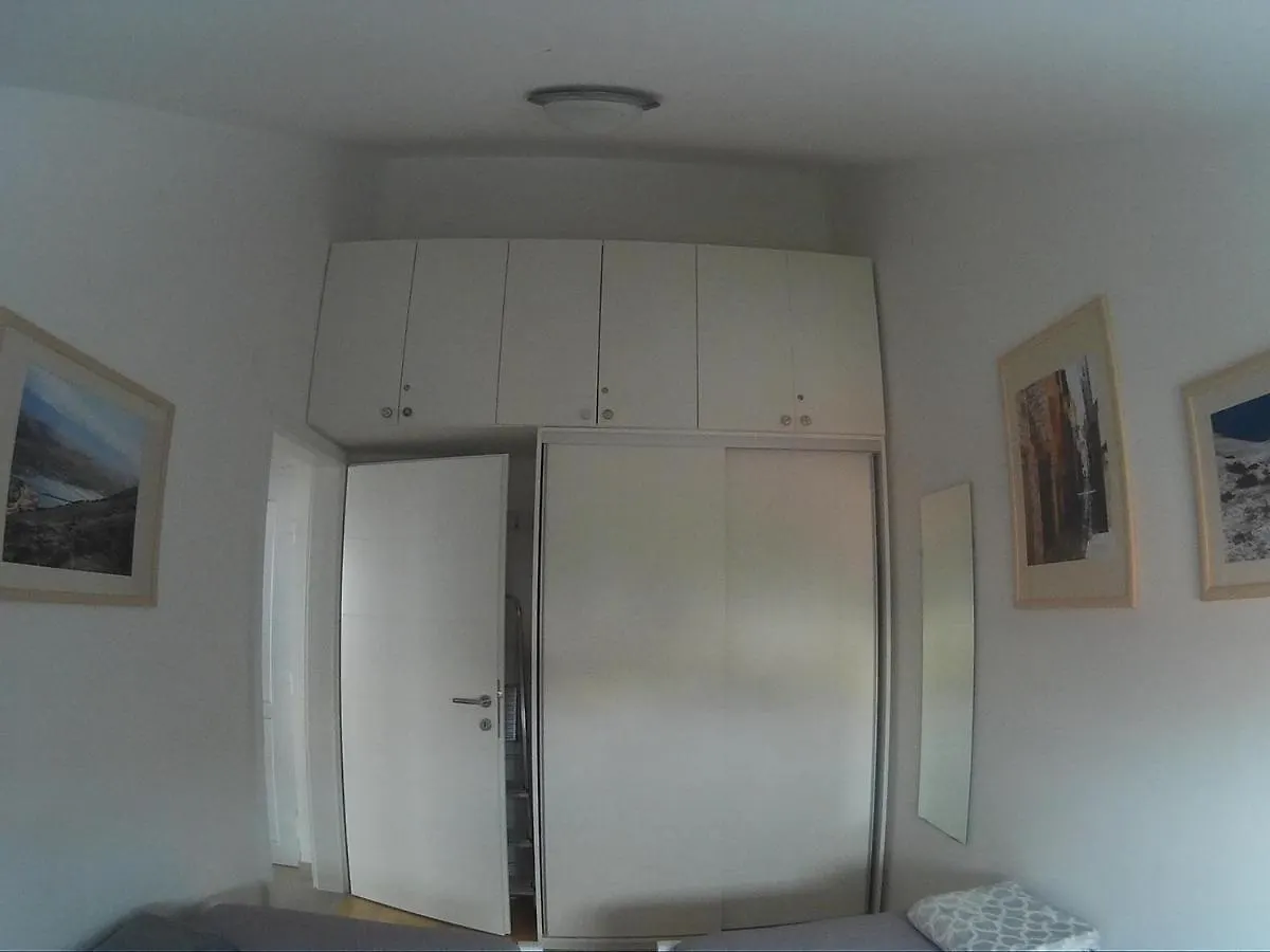 Apartment Lavanda Mandre 0*,