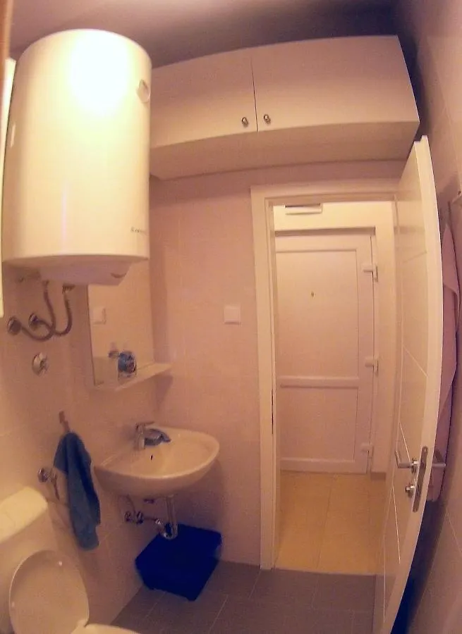 Apartment Lavanda Mandre 0*,